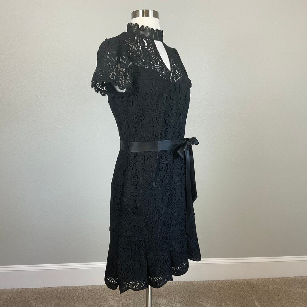 White House Black Market Black Cocktail Dress Cut Out Lace Fit and Flare Size 4 - Picture 3 of 13